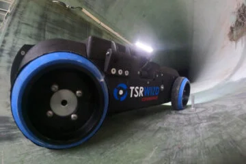 Robot cerberus dentro de una pala
